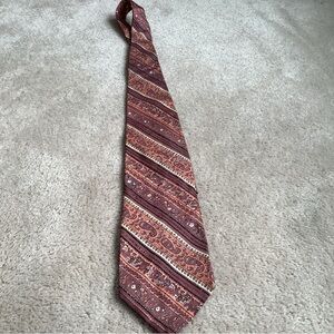 Neiman-Marcus Traditional shop all silk tie